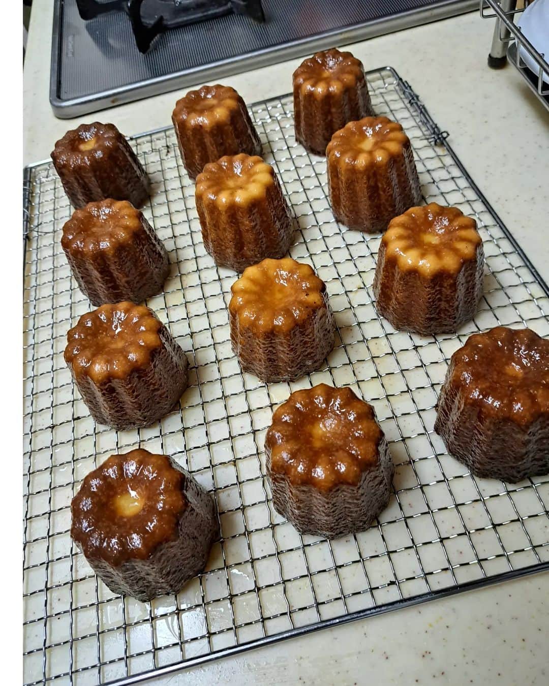 大高洋夫のインスタグラム：「カヌレ！焼きムラムラは詮ないが、美味しそうだ」