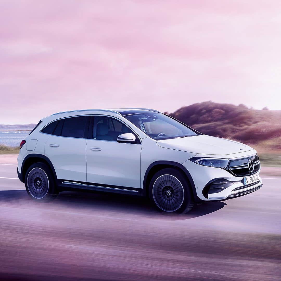 のインスタグラム：「新しいあなたのための、先進のラグジュアリー。  #MercedesBenz #MercedesEQ #EQA」