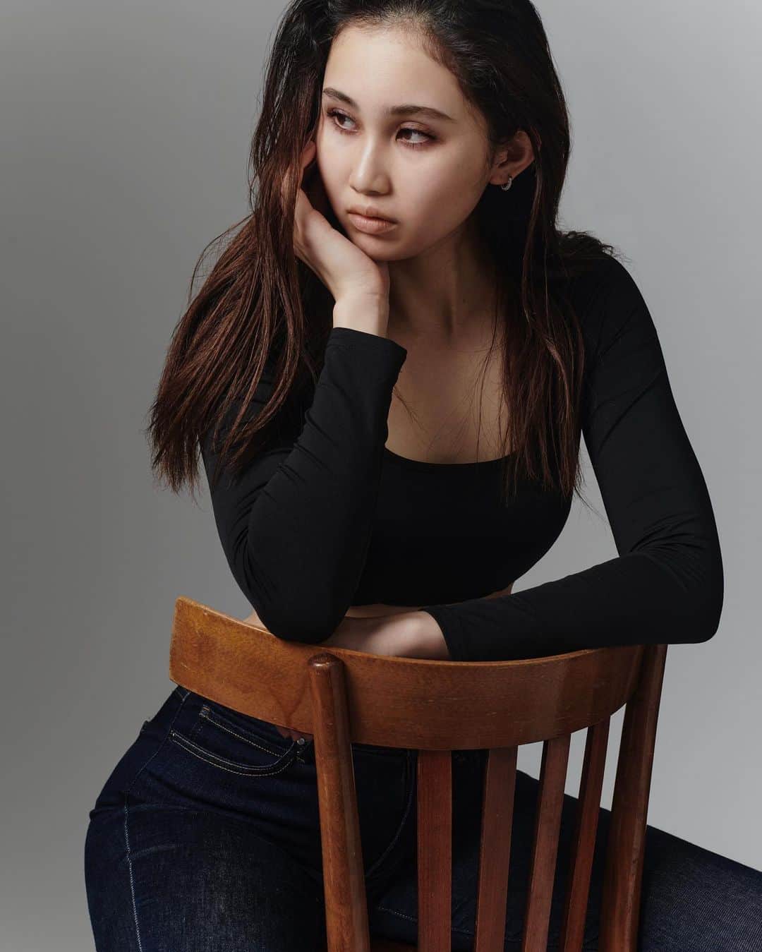 のインスタグラム：「Thinking of….」