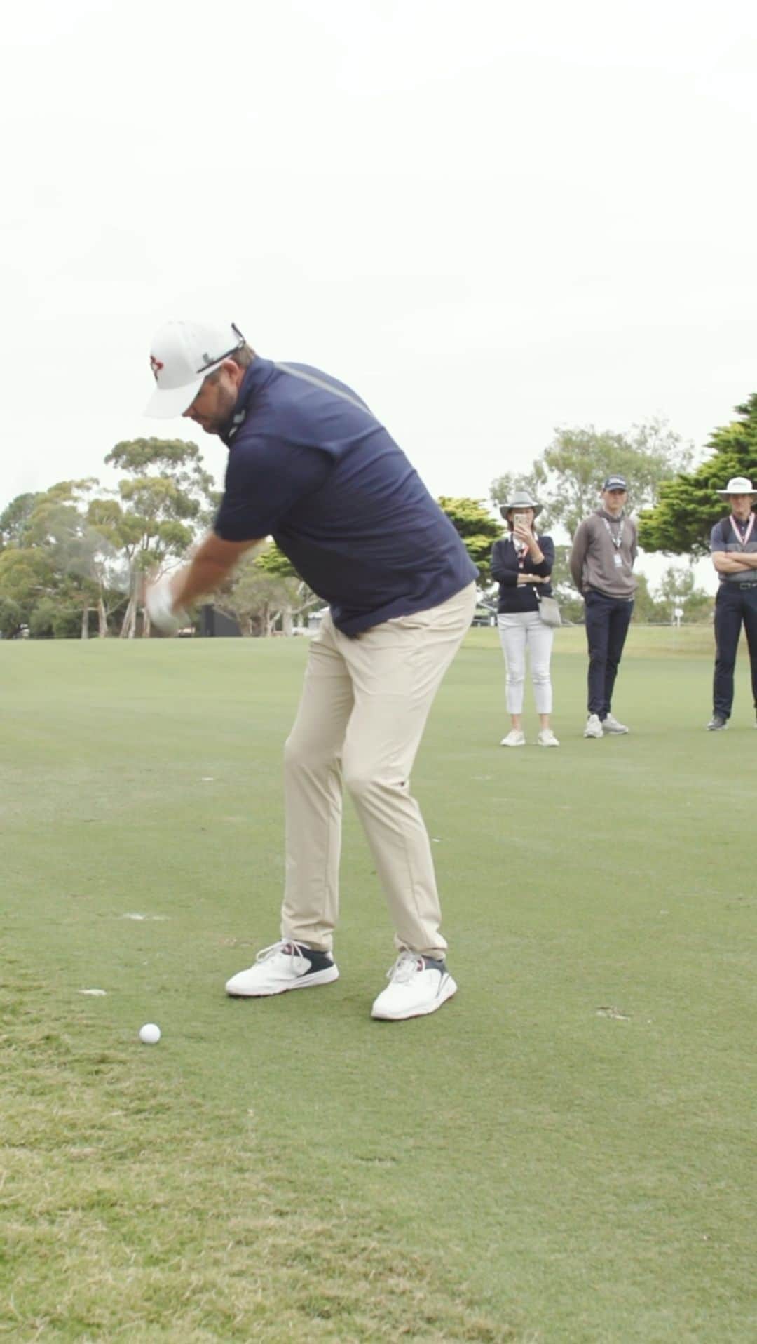マーク・リーシュマンのインスタグラム：「Let’s play a hole with @marcleish 🤜🤛  #LIVGolf #RipperGC」
