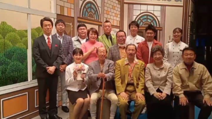 吉本新喜劇のインスタグラム：「今週の #よしもと祇園花月 は… #アキ 新座長祇園お披露目公演🎉  「花月ホテルはちょっとブルーで、ときどきイエロー」 5/9(火)〜5/15(月)まで上演中です💙💛  アキ新座長就任後初の祇園座長週✨ みんなで観に来たらいいよぉ〜🤗  👇公演の詳細はこのURLからチェック👇 shinkigeki.yoshimoto.co.jp  #吉本新喜劇」