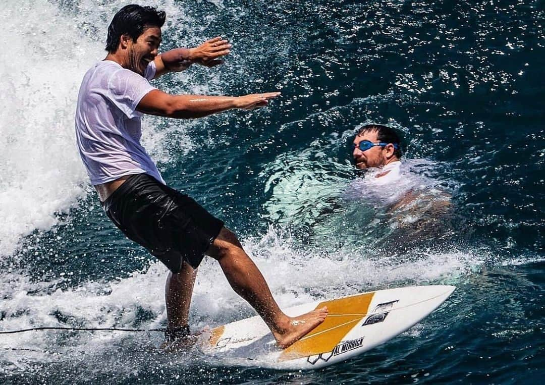 大橋海人さんのインスタグラム写真 - (大橋海人Instagram)「Lovely this funny shot Best 😂🖤 My fast @johnrespondek  Stoked   @mitch_coleborn 🏊‍♂️」5月9日 18時25分 - kaitoohashi