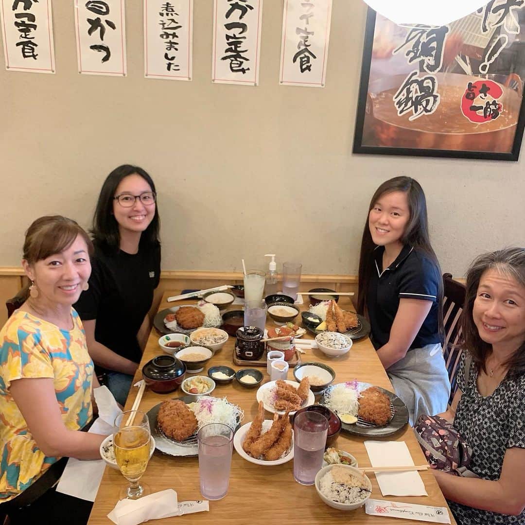 飯島寛子のインスタグラム：「Ohana gathering!! 姪っ子美咲に逢えて嬉しい！ #ハワイライフ　#ohanagathering  #とんかつ玉藤」