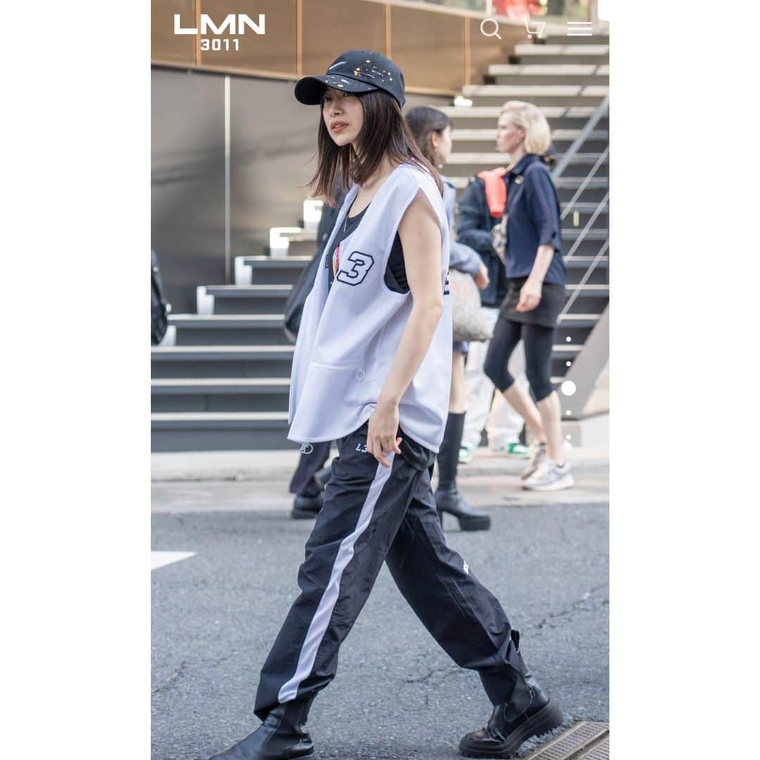 斉藤まりなさんのインスタグラム写真 - (斉藤まりなInstagram)「お知らせ🧢  韓国のストリートファッションブランド「LMN3011」のモデルをさせていただきました！  がっつりストリートファッション新鮮で可愛かった🕶️  HPにはムービーも公開されてるので是非チェックしてください。  https://m.lmn3011.com/#01」5月9日 18時36分 - marina_saito.official