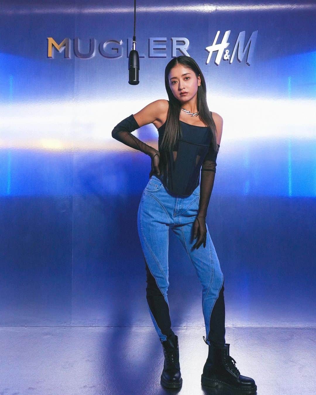 池田美優（みちょぱ）のインスタグラム：「． Mugler H&M🖤🖤 世界観からなにまで可愛すぎてた、、、 細見えするこのデニムしっかりgetしてきました♡ #MuglerHM #エイチアンドエム」