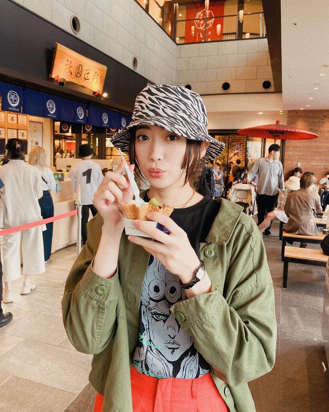 MIAKAさんのインスタグラム写真 - (MIAKAInstagram)「GWは食べまくってたな…笑 ・ ・ ・ 👕#ジョルノジョバーナ  #こんな爽やかに写真を撮ってるが #GW激混みで #食事まで全然ありつけず #ほんとは萎えているという写真w #食欲がある事は良いことです #食べることが幸せ #姫カット」5月9日 18時40分 - miaka.jp