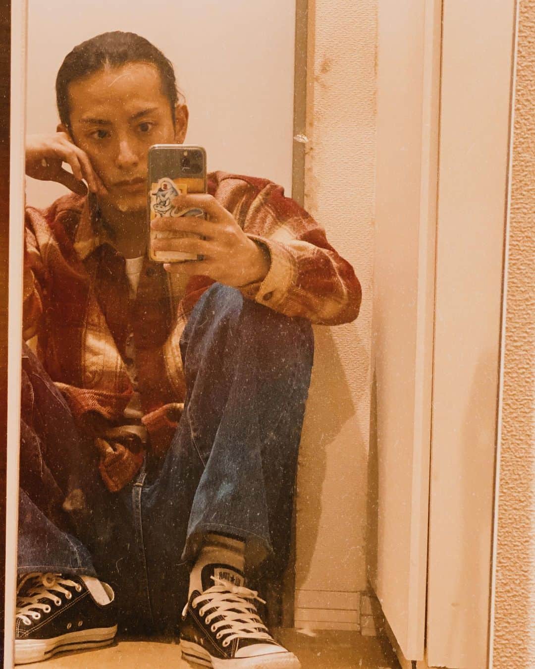 武子直輝のインスタグラム：「昼あったかいのに夜寒いから、 上着持ち歩かないと体調崩しそうね。 みんな上着持ち歩いてね。  #武子直輝」