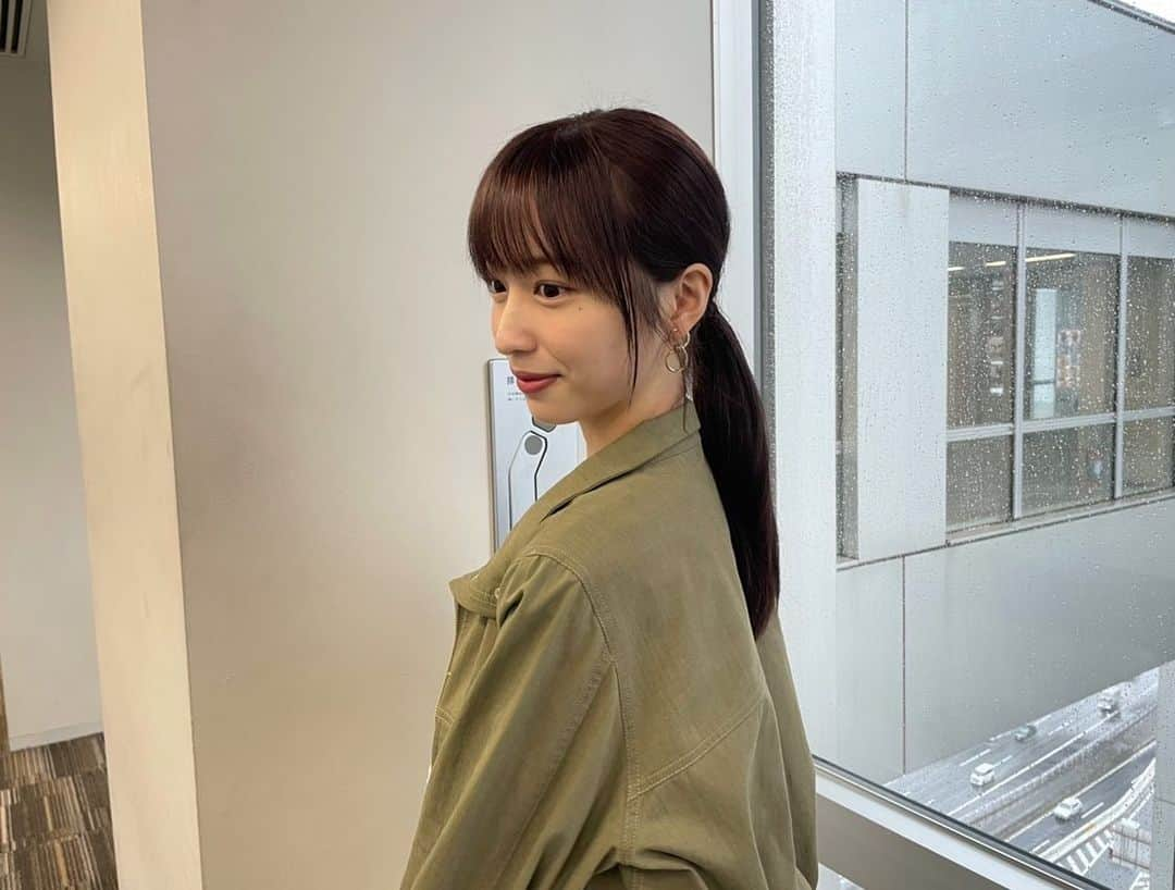 林佑香のインスタグラム：「前髪切りました！💇‍♀️ いろんな方に幼くなったと言われました！笑  今日は久しぶりに晴れて気持ちのいい１日でしたね☀️アイスの日ということで、大好きな抹茶アイスを食べました🍨」