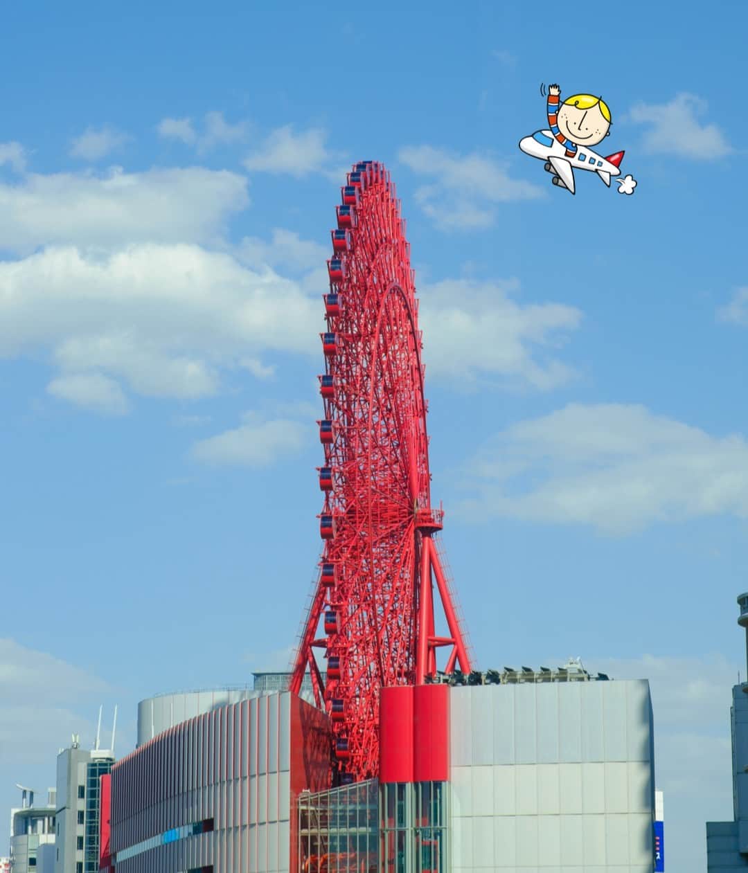 Osaka Bob（大阪観光局公式キャラクター）さんのインスタグラム写真 - (Osaka Bob（大阪観光局公式キャラクター）Instagram)「The giant Ferris wheel sitting atop the HEP FIVE shopping mall in Umeda offers pretty spectacular views of the city, with a max height of 106m! 🎡 The sparkling, sprawling nighttime scenery makes for a particularly romantic date spot ✨  梅田のHEP FIVEビルの屋上にある観覧車は、高さ106mから大阪市内を一望できる絶景スポット🟥 夜の景色も美しく、ロマンチックなデートスポットにぴったりやで🌃  —————————————————————  #maido #withOsakaBob #OSAKA #osakatrip #japan #nihon #OsakaJapan #大坂 #오사카 #大阪 #Оsака #Осака #โอซาก้า #大阪観光 #sightseeing #Osakatravel #Osakajepang #traveljepang #梅田＃umeda」5月9日 19時00分 - maido_osaka_bob