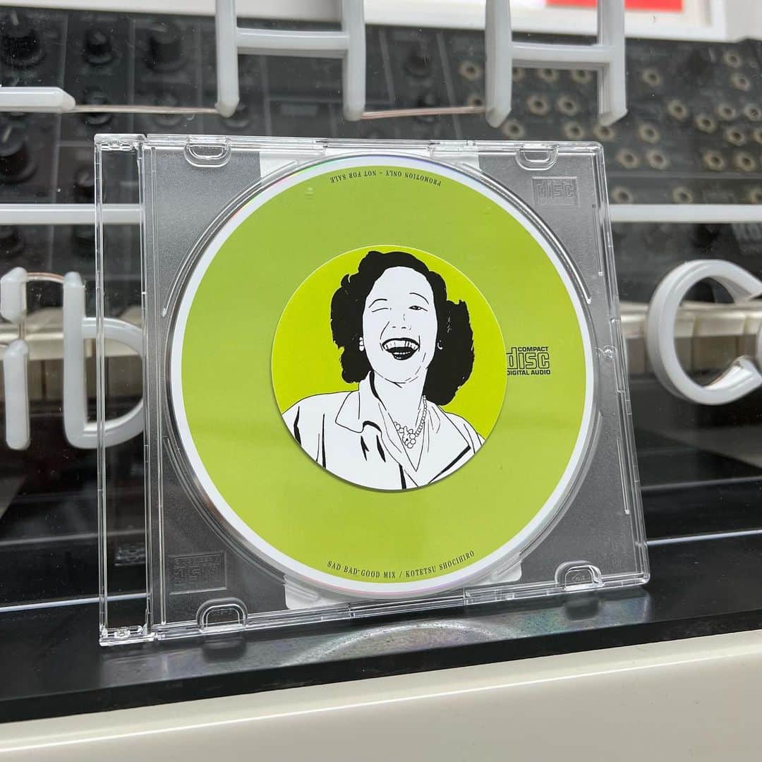 tofubeatsのインスタグラム：「🥰」