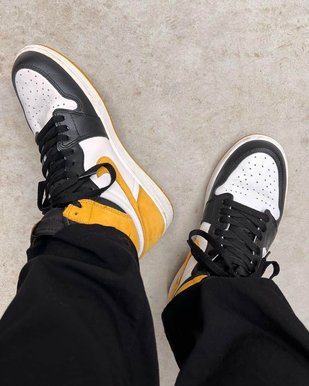 岩崎藍のインスタグラム：「NIKE AIR JORDAN 1 RETRO High OG “Yellow Ochre” . . . #nike #aj1  #nike #airjordan #airjordan1 #hypebeastzh #hypebeast #hypebeastkicks #a #kickstagram #kicks #sneakeraddict #ナイキ #エアジョーダン #エアジョーダン1 #thesolesupplier #sneakerzimmer #getswooshed #sneakerfreaker #sneakers #sneaker #jordansdaily #highsnobiety #sneakerzimmer #getswooshed #jordan1club #jordansdaily  #jordan1sonly #ai撮り」