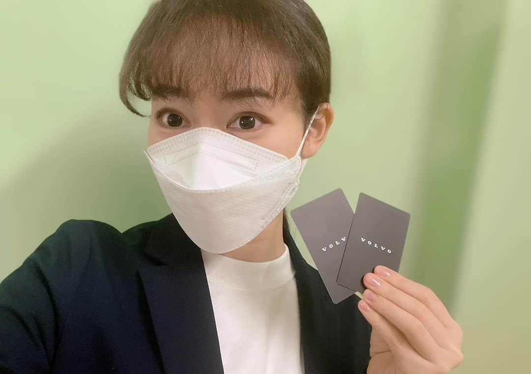 矢内井玲奈さんのインスタグラム写真 - (矢内井玲奈Instagram)「先日VOLVO車両展示会イベントのお手伝いをさせていただきました🚘  北欧スウェーデンの自動車メーカーで、安全性に優れたボルボ・カー✨ かっこいい車に囲まれて楽しい3日間でした！ XC90と一緒にお写真撮ってもらえて嬉しかったです☺️💓  明日から3日間も展示会のお仕事！！ 頑張ります❣️  #ボルボ #ボルボ好きな人と繋がりたい #xc90 #volvo #volvocars #車両展示 #展示会 #イベントコンパニオン」5月9日 19時21分 - reina_yanai