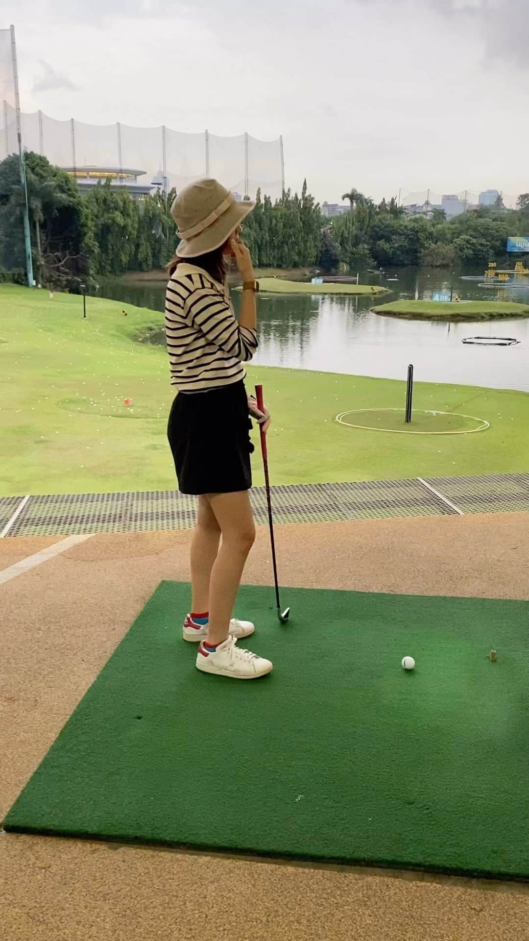 アヤナ・シャハブのインスタグラム：「*jgn terlalu serius bacanya🤪* Ini menurutku skill paling penting untuk dipahami & praktekkin di golf.  Kalau menurutmu apaaaa isi di comment yaaaa....  #SweatSmileAyana #AyanaSporty #RenzUniverse #renztribe」