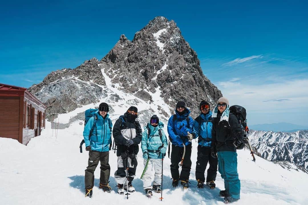 今井胡桃さんのインスタグラム写真 - (今井胡桃Instagram)「この前の槍ヶ岳🏔 重い荷物を持ってひたすら歩いた2日間。 心が挫けそうになったけど、その分強くなれた気がします！  このメンバーとだから登りきれました！ @vecfoot   📸 @reo.c」5月9日 19時26分 - kurumi924