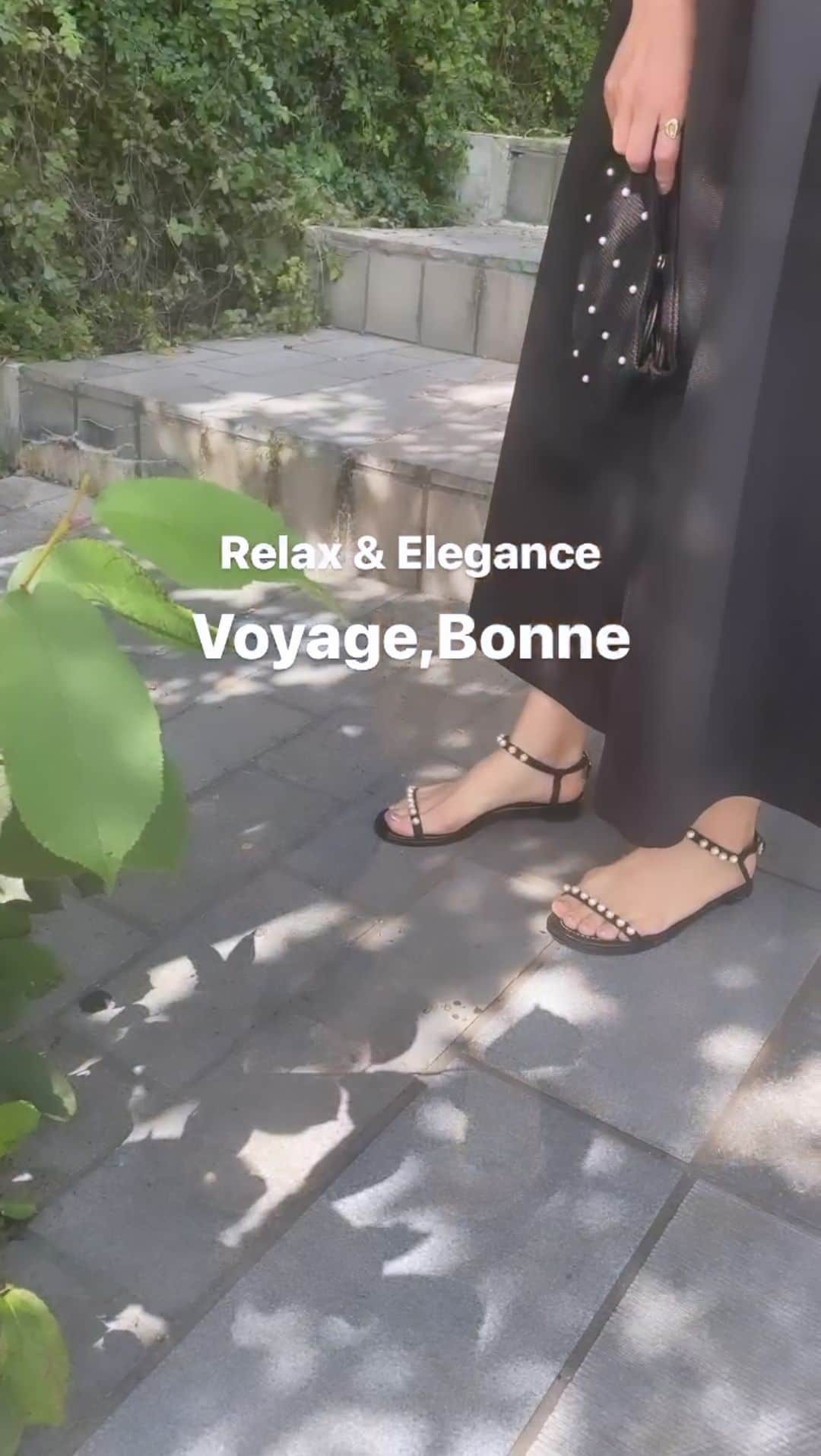 Tsuru by Mariko Oikawaのインスタグラム：「Relax & Elegance. Voyage,Bonne. 2023 summer collection.  #tsuru #tsurubymarikooikawa #2023ss」