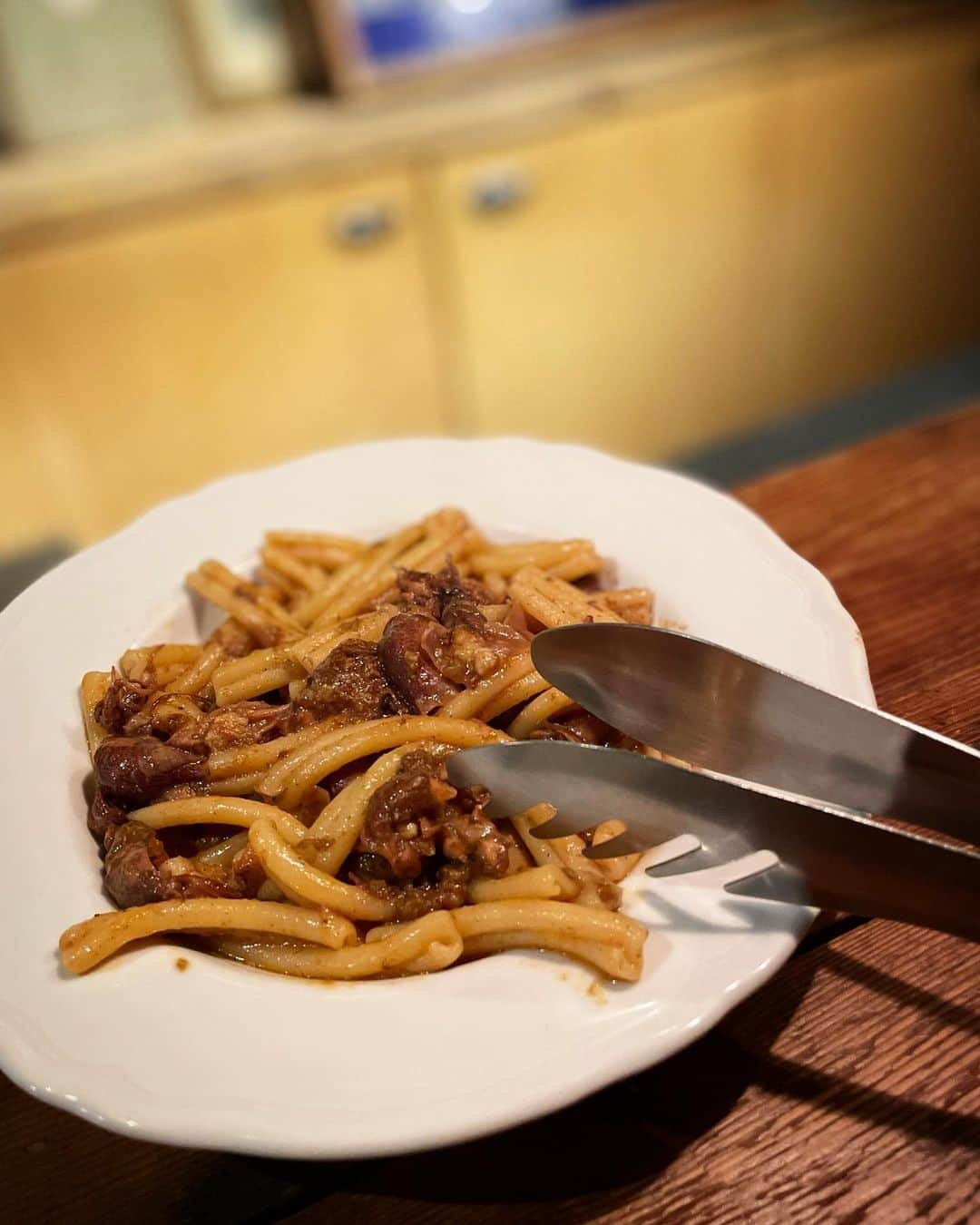 すえきひなたさんのインスタグラム写真 - (すえきひなたInstagram)「ご褒美dinner🍽 . 古民家風の木造の建物ですっごい落ち着く ここ行くの2回目だったんだけど何度でも来たい🥺ｵｽｽﾒ . 牛タンのステーキが美味しすぎ . 今度は自家製檸檬サワーも飲みたい🍋 #ルリイロ #Supported   #池尻大橋グルメ#池尻ディナー#池尻ランチ#東京イタリアン#ナチュラルワイン#古民家レストラン#三軒茶屋グルメ#三宿グルメ#おしゃれ#牛タン#デート#記念日#記念日ディナー#女子会#クラフトビール#酒好き#お酒好きな人と繋がりたい」5月9日 19時53分 - hinata_sueki