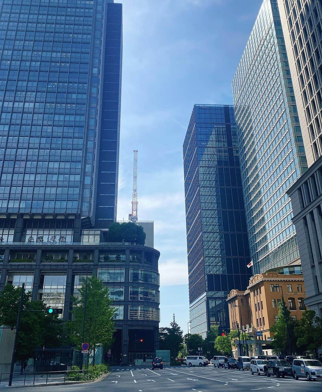 道岡桃子さんのインスタグラム写真 - (道岡桃子Instagram)「東京駅の建物が大好きなんです！！！  わかってくれます⁉️  この感覚✨  今日も建物をまじまじと見学🔍笑  東京ステーションホテルも最高✨  私の曾祖父も、昭和初期に東京や銀座を訪れ  最先端の建築に大変感銘を受けたとのこと🏙  👴（じいの遺伝？）  来世は、  丸の内ＯＬになりたいかも😍  #赤レンガ  #赤レンガ駅舎  #東京駅  #丸の内  #丸の内ol  #東京観光  #東京ステーションホテル  #tokyostation」5月9日 19時51分 - momoko_ana