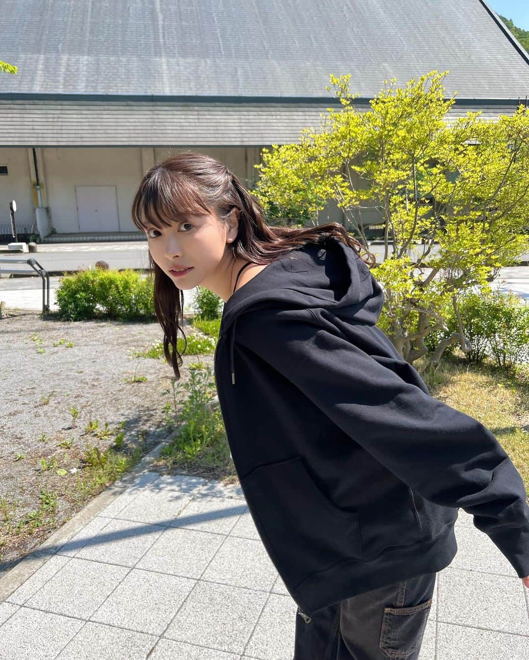 鈴木聖のインスタグラム：「GWは家族でお出かけしてきたああ🐬 久しぶりに犬猫たちにもあえて最高の休日だた〜 やぱ家族がだいすき🫶🏻」