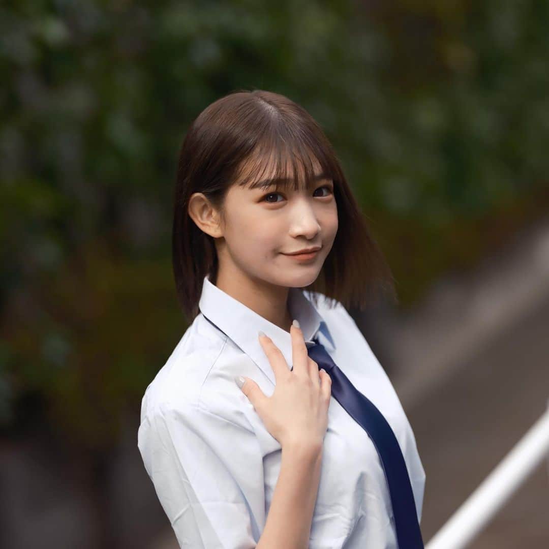 らなさんのインスタグラム写真 - (らなInstagram)「〜重大なお知らせ〜 この度、私の誕生日に1st写真集『らなのナカミ』を発売する事 ...