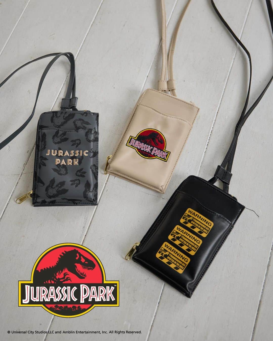 Green Parks(グリーンパークス) さんのインスタグラム写真 - (Green Parks(グリーンパークス) Instagram)「JURASSIC PARK 30TH × GreenParks  今年30周年のアニバーサリーイヤーを迎えた 「ジュラシック・パーク」。  アニバーサリーイヤー限定の 特別なアートを使用したコレクションが、 バリエーション豊富なＴシャツと雑貨の 全14種でラインナップ！  Ｔシャツは、作中に登場する人気キャラクター『Mr.DNA』 を取り入れたデザインや、作中の印象的なシーンを フォトプリントしたものなど、プレミアムなTシャツをバリエーション豊富にご用意。  雑貨は、ジュラシック・パークロゴだけでなく T-レックスの足跡でつくった総柄モチーフや 作中に登場する危険を知らせる看板を モチーフにしたデザインなど、 ファンにはたまらないこだわりのデザインでお届け！   #グリーンパークス #GreenParks #ジュラシックパーク #JURASSICPARK   #スティーブンスピルバーグ #グラフィックＴシャツ #映画グッズ #映画好きと繋がりたい  stripe_intl」5月9日 20時05分 - green_parks