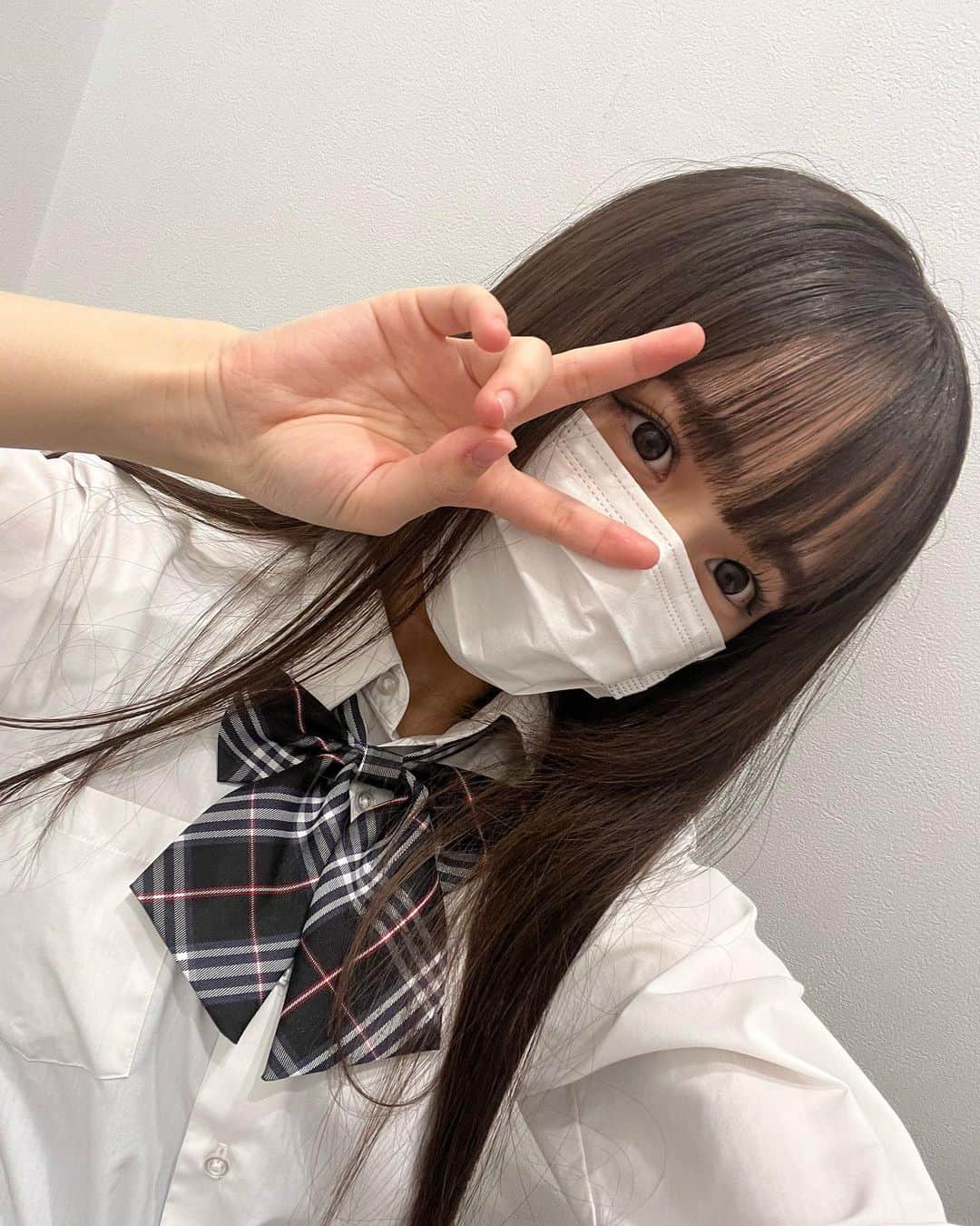のインスタグラム：「・ ・ 最近のｲﾝｽﾀとTikTokで制服着がち(ˊ⸝⸝o̴̶̷ ̫ o̴̶̷⸝⸝ˋ)   sjkｴﾝｼﾞｮｲしてます^^  #sjk #JK #高校生 #制服 #佐藤ひなた #ひな #06 #ひなdays」