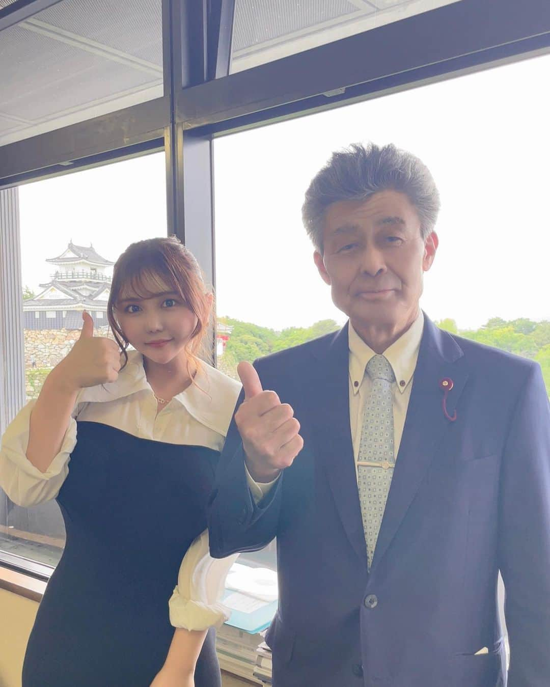 ななちゃのインスタグラム：「今日もお疲れ様💗 昨日は、浜松市役所にお邪魔して 渥美誠市議とお話し してきたよ✨ 地元浜松を微力ながら盛り上げれるよう 頑張ります！！🔥  #やらやまいか　#徳川家康   #浜松　#浜松出身　#浜松祭り#大河ドラマ #動画編集 #summer #smile #gravure #gravureidol #グラビア #グラドル #インスタグラビア #グラビアアイドル」