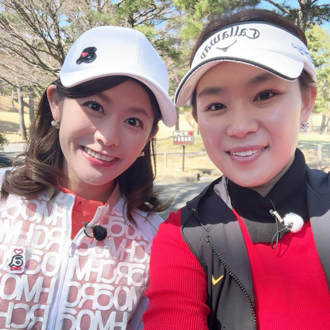 徳原恵梨さんのインスタグラム写真 - (徳原恵梨Instagram)「❤️ #ライジングレディースゴルフT V❤️【MATCH17】の第1話が CSチャンネル「スカイA」（ @skya_cs_sports_tv ）で始まりました📺 ⁡ （CS放送が見れない方もYouTubeで同時配信されます！🤗💓✨） ⁡ 本MATCHは 🇯🇵日韓対抗ダブルススキンズMATCH🇰🇷 JLPGAプロ選手とKLPGAプロ選手が18ホールを前半はフォアボール方式、後半はフォアサム方式でスコアを競います！ ⁡ 出演されたのは 🇯🇵JLPGAから   #新武瑠衣 プロ（ @xxrui_93 ）  #三宅百佳 プロ（ @mmk7123 ） ⁡ 🇰🇷KLPGAから  #AgnKeunYoung プロ（ @a_a.keunyoung ） #ParkBomee プロ（ @_bom0518 ） ⁡ そしてラウンド解説&通訳として  #キムソヒ プロ（ @s_s_jun ）に参加していただき、私はMCをさせて頂きました😊🎤 ⁡ ⁡ 【MATCH17】放送予定はこちらです💁‍♀️💓 ⁡ 第1話 ・初回放送：5月8日（月）午後8:00〜 ・再放送：5月9日（火）午前6:00〜 ・再々放送：5月12日（金）午後5:00〜 第2話 ・初回放送：5月15日（月）午後8:00〜 ・再放送：5月16日（火）午前6:00〜 ・再々放送：5月17日（水）午後5:00〜 第3話 ・初回放送：5月22日（月）午後8:00〜 ・再放送：5月23日（火）午前6:00〜 ・再々放送：5月24日（水）午後5:00〜 第4話 ・初回放送：5月29日（月）午後11:00〜 ・再放送：5月30日（火）午前6:00〜 ・再々放送：6月4日（日）午後9:00〜 第5話 ・初回放送：6月6日（火）午後11:00〜 ・再放送：6月7日（水）午前6:00〜 ・再々放送：6月11日（日）午後11:00〜 ⁡ ※全話60分放送となります。 ※編成の都合上、予告なく放送時間が変更となる場合があります。 ⁡ 舞台は大阪府池田市の #伏尾ゴルフ倶楽部 ⛳️ 東・西・南の計27ホールのうち、前半は東コース9H、後半は西コース9Hをラウンドします。第1話では東コース1番・2番・3番ホールの模様をお届けします。 ⁡ ⁡ YouTube「ライジングレディースゴルフTV」 公式チャンネルでも同時配信していますので、そちらからも是非ご覧ください😋❣️ ⁡ ⁡ #ライジングレディース心斎橋ゴルフスタジオ #心斎橋ゴルフスタジオ #ライジングレディースゴルフ #RisingLadiesGolf #RisingLadiesGolfTV #ライジングレディースカップ #RisingLadiesCup #ゴルフタイランド #GolfThailand #徳原恵梨」5月9日 20時16分 - elly_0216