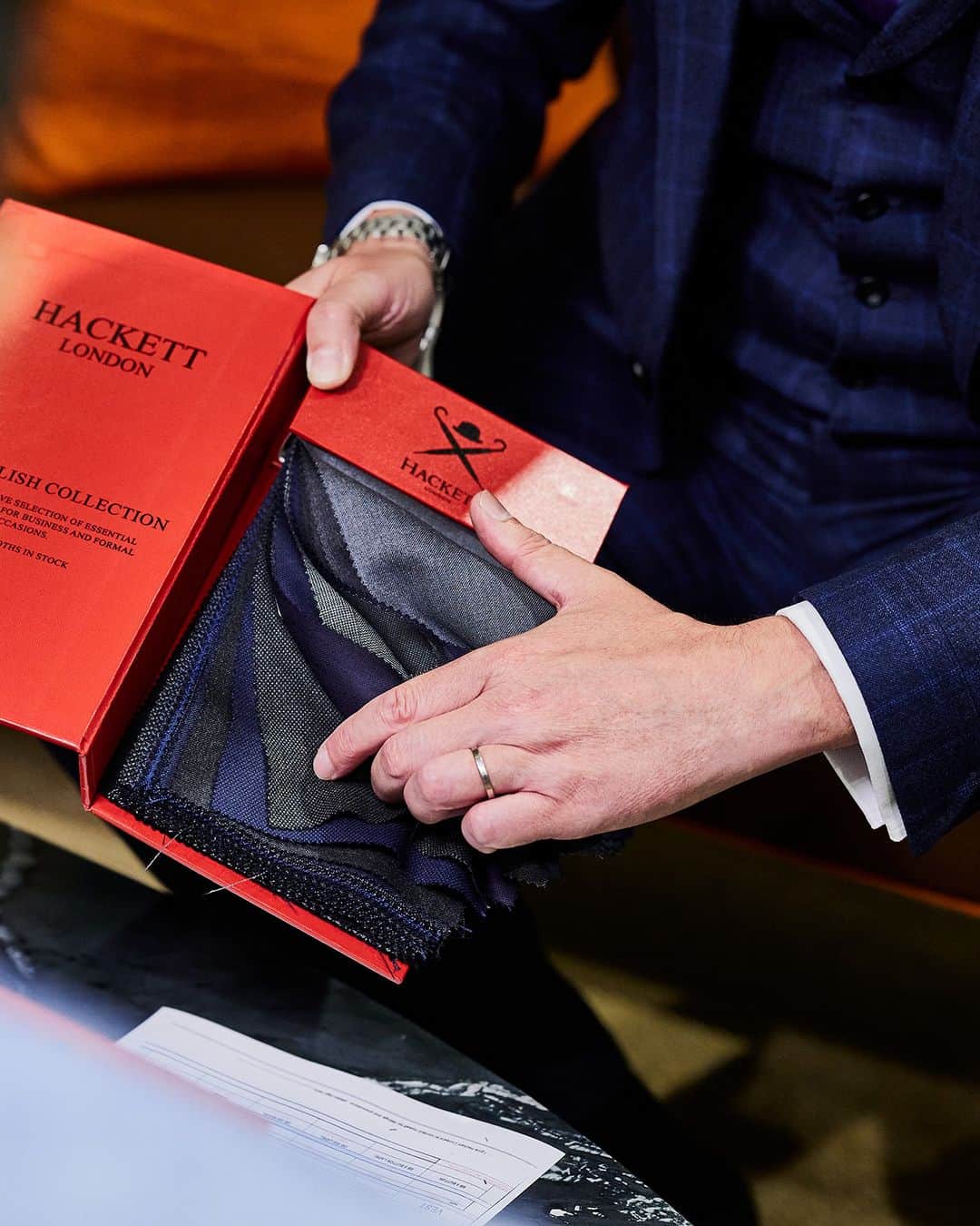 ハケットのインスタグラム：「Made in Italy from a completely unique pattern based on classic English tailoring, our Made-to-Measure service is the perfect choice for those men in search of a refined look.  Exclusively in our Savile Row and Jermyn St stores. #HowToHackett」
