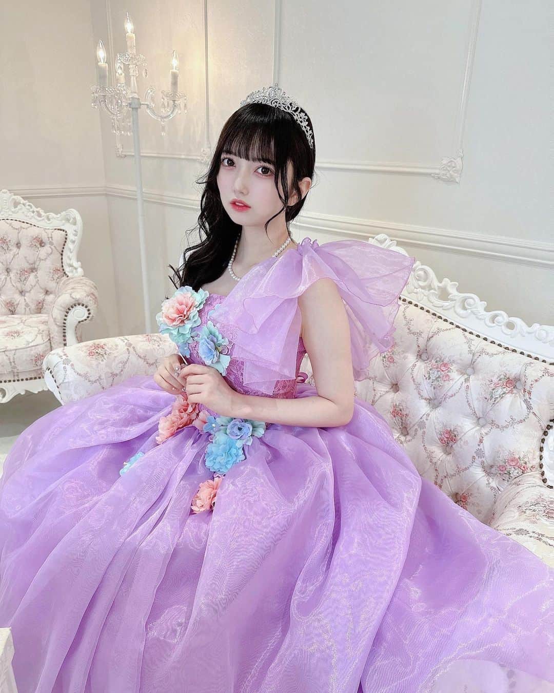 のインスタグラム：「23歳になりました！  いつも、私の事見ていてくれてありがと（т-т）  可愛いドレス着てみた！どうかな？🥺  これからも、よろしくお願いします> ·̫ <   #happybirthday  #birthday  #生誕祭  #tiara  #instagood  #instadaily  #instalike  #instapic  #photooftheday  #photography  #ootd  #likesforlike  #like  #love  #me  #instalove  #goodportraitworld  #portrait  #被写体  #被写体になります  #ファインダー越しの私の世界  #girl  #girls  #japan  #kawaii  #自拍  #ドレス  #dress  #いいね返し  #フォロー」