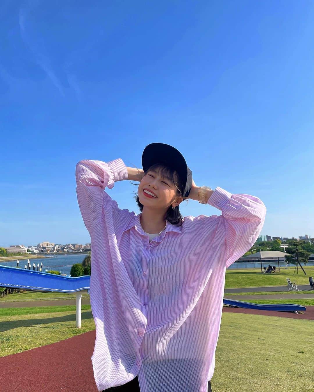 ゆーりのインスタグラム：「ＧＷみんな何したー？☀️ ･ ･ ･ ･ ･ わたしはTwitterみたら人めっちゃ居るっぽかったから基本的に家でゆっくりしてました〜🏠 友達とご飯会もできて充実しまくってたよ😆😆 2Nの商品も届いたみたいで、みんなDMとかたくさんありがとー！！！いっぱい着てね！！！！ ･ ･ ･ ･ 今年の夏はお祭りと花火に行きたい！！！🏮🍧🎇 ･ ･ ･ ･ ･ ･ ･ ･  #grl  #nike  #ootd  #fashion  #hair  #makeup  #nails  #instagood  #photooftheday  #followforfollowback  #pink」