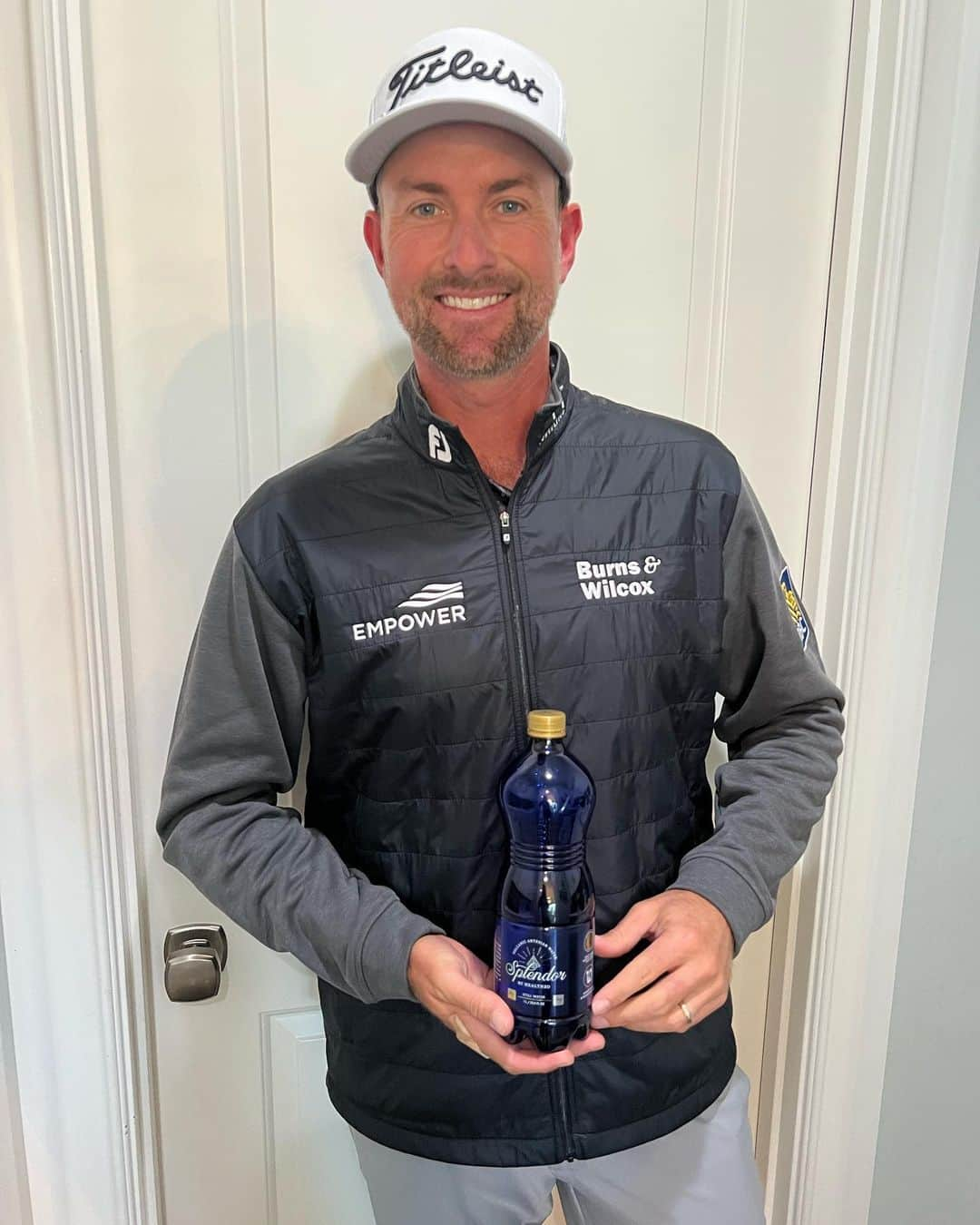 ウェブ・シンプソンのインスタグラム：「Lately I’ve been paying extra close attention to my overall health and wellness, and most importantly, my hydration. I’m pumped to introduce you all to @splendorwater, which has been a staple in my life for 3 years now, and by far the most hydrating source I’ve found yet.   If you want to feel the difference of Splendor for yourself, check it out at splendorwater.com to learn more, (and use my code WEBB15 if you want a 15% discount!). Or if you’re local to the Triad, NC, head out to one of my favorite places @summerfieldfarms to grab a bottle or case from their very own market, or order on summerfieldfarms.com.    I can’t wait to keep sharing more about this amazing water and the impact it continues to have on my life with all of you!    #splendorwater #healthandwellness #drinkbetterwater #volcanicwater」