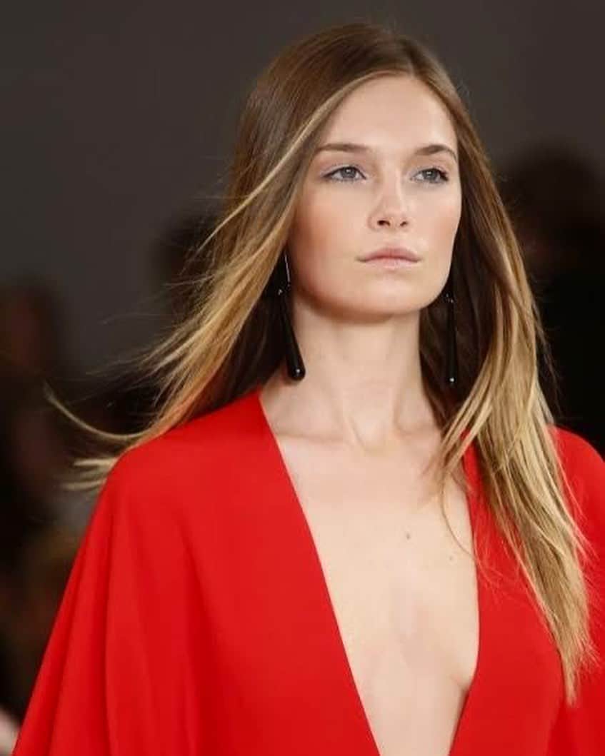 ブリジット・マルコムのインスタグラム：「Cute little throwback of walking for @ralphlauren and @poloralphlauren over the years ❤️」
