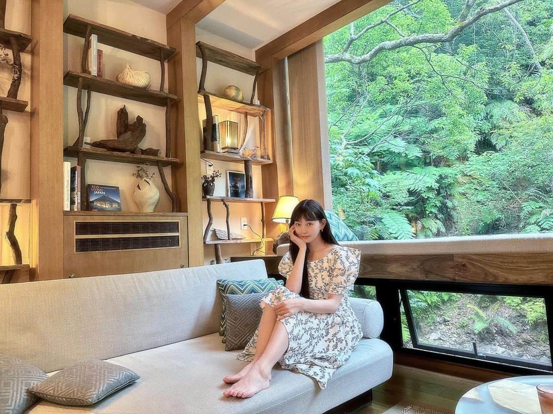 渡辺美優紀さんのインスタグラム写真 - (渡辺美優紀Instagram)「. 沖縄旅について✈️ . 前々から宿泊してみたいなぁと思っていたところについに行けました♡ @treeful.treehouse さん🌳  自然に囲まれながらゆったりとした時間を過ごせました♡ご飯もおいしかったーーー！ . なんとサウナもあるんですよっ♡サウナの後は川にダイブ♡贅沢すぎるととのいです🌿 . #sauna #ツリーハウス #サウナ #沖縄 #沖縄旅行 #名護 #사우나 #오키나와 #오키나와여행 #treehouse」5月9日 20時45分 - miyukichan919