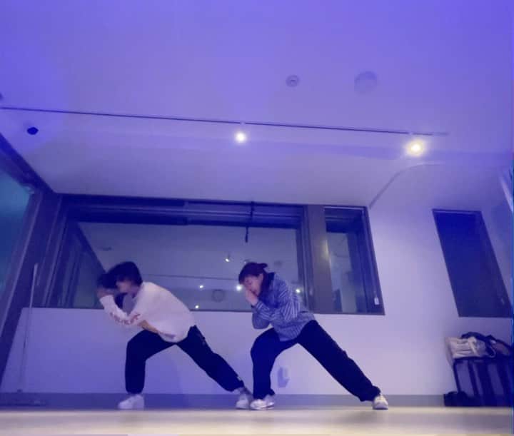 石井蘭のインスタグラム：「. アストロノーツ- @yuuri__music__official 🌕🚀 Choreography by @ran_orchid0807 @ririka72   小学生からの幼馴染！👶🏻💞 6年振りに一緒に踊れました！楽しかった〜〜！🫶🏻✨  #04 #dance #dancer #좋아요반사 #좋아요반사 #좋아요그램」