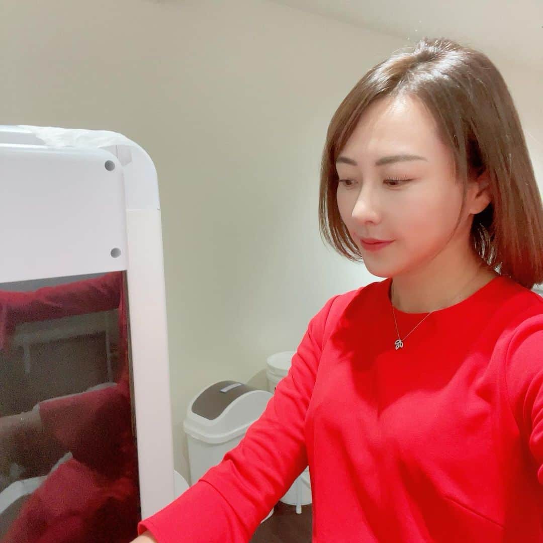 小林未来のインスタグラム：「今日も仕事の合間にチョコザップ🏋️‍♀️ 駅近なので、隙間時間が有効活用できて嬉しい！！  月額たった2,980円(税込み3,278円)で24時間ジム通い放題。しかも全店舗利用可能！服装自由・シューズ履き替え不要なので、思い立った時に立ち寄れます！！  「セルフエステ」「セルフ脱毛」「ゴルフ練習」も追加料金不要で使い放題！！ アプリでマシンの使い方を見られるので、私みたいな初心者でも大丈夫◎  2023年4月1日から2023年5月15日まで 「入会金・事務手数料無料」のキャンペーン中！！ さらに、紹介コード【BS0W9TQD 】を「友達紹介のコードの入力」欄に入れて契約するとお得にご入会いただけます！  キャンペーンと紹介コードは併用可能なので、ぜひお得に入会してみてね♪  #pr #chocoZAP #チョコザップ #24時間ジム #セルフ脱毛 #ゴルフ練習 #セルフエステ #フィットネス #駅近ジム #gym #fitness #diet」