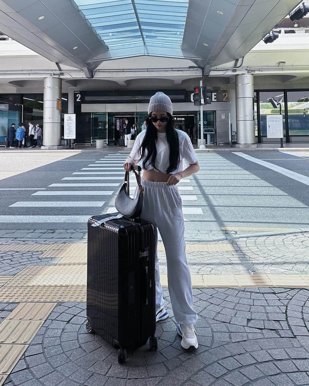 山本梓衣菜さんのインスタグラム写真 - (山本梓衣菜Instagram)「..  한국 출장✈️🇰🇷  前回は1人だったけど、今回は1人じゃなかったから写真あるの✌︎笑  #korea #🇰🇷」5月9日 21時03分 - shiina_yamamoto