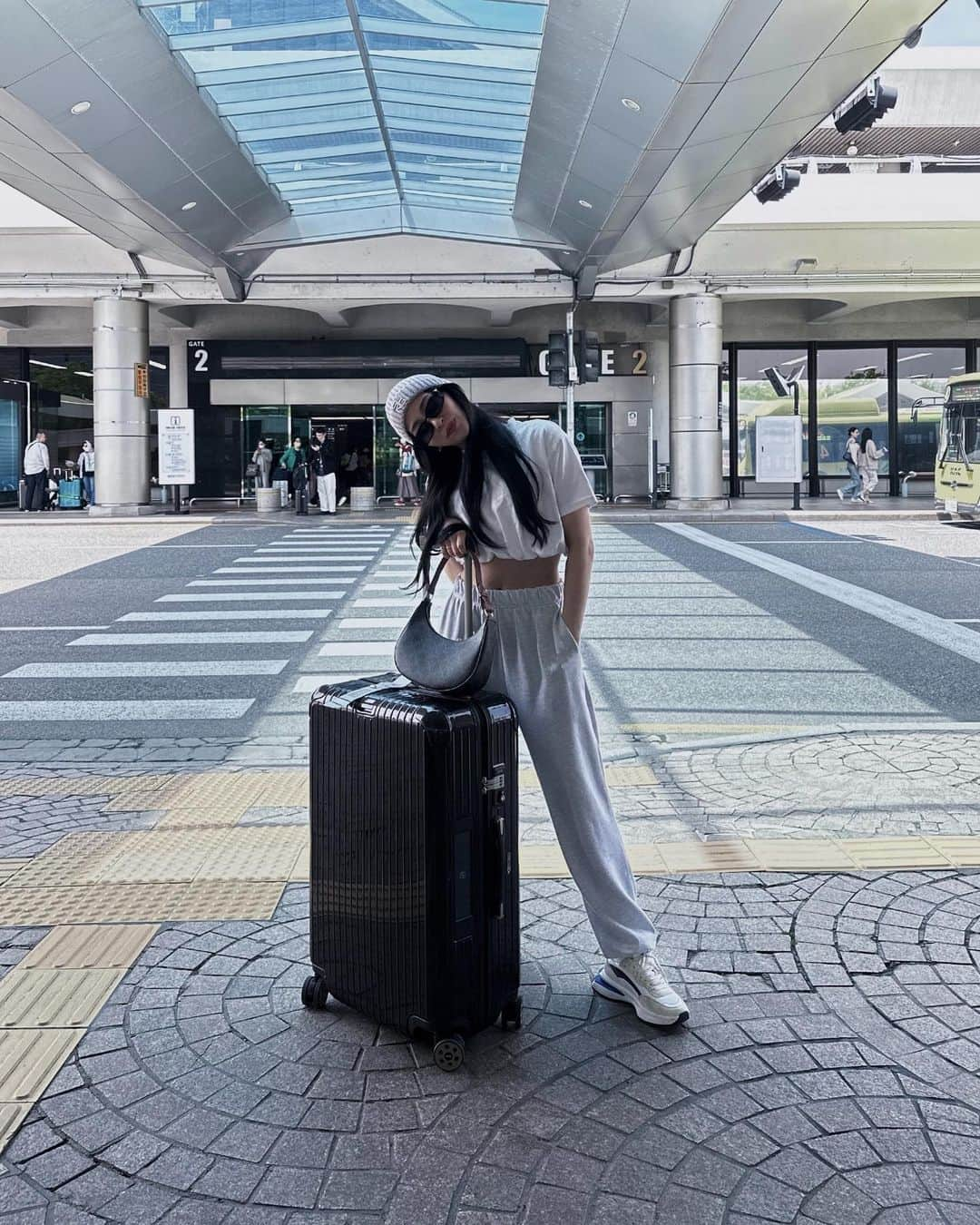 山本梓衣菜さんのインスタグラム写真 - (山本梓衣菜Instagram)「..  한국 출장✈️🇰🇷  前回は1人だったけど、今回は1人じゃなかったから写真あるの✌︎笑  #korea #🇰🇷」5月9日 21時03分 - shiina_yamamoto