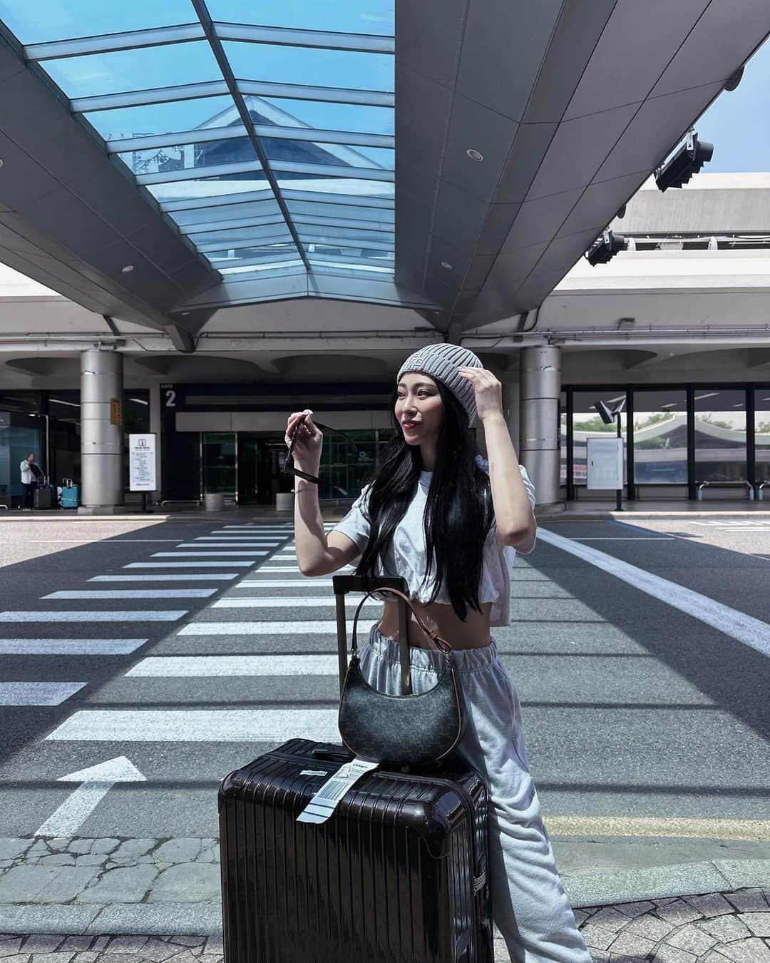 山本梓衣菜さんのインスタグラム写真 - (山本梓衣菜Instagram)「..  한국 출장✈️🇰🇷  前回は1人だったけど、今回は1人じゃなかったから写真あるの✌︎笑  #korea #🇰🇷」5月9日 21時03分 - shiina_yamamoto