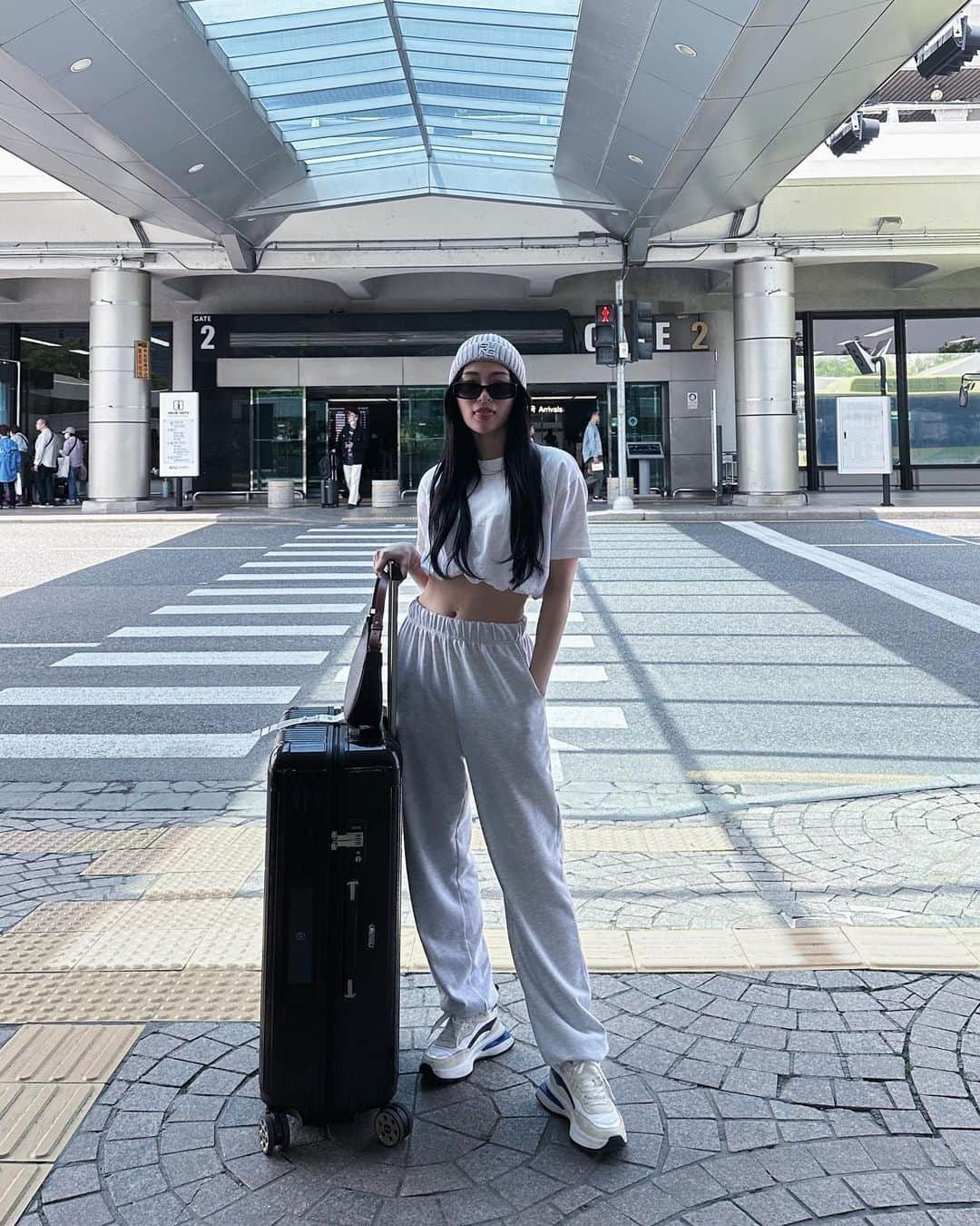 山本梓衣菜さんのインスタグラム写真 - (山本梓衣菜Instagram)「..  한국 출장✈️🇰🇷  前回は1人だったけど、今回は1人じゃなかったから写真あるの✌︎笑  #korea #🇰🇷」5月9日 21時03分 - shiina_yamamoto