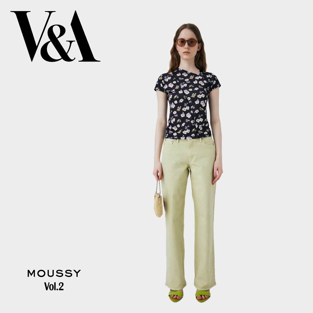 のインスタグラム：「V&A | MOUSSY Vol.2 2023.5.12 fri Release  アート、デザイン、パフォーマンスの分野で世界有数のコレクションを誇るロンドンのV&A (ヴィクトリア・アンド・アルバート博物館)。 そのアーカイブテキスタイルからインスピレーションを受けてオリジナルプリント生地で制作したコラボレーションシリーズ。  ・FLORAL PRINTED CUT OUT TEE(010GSS80-0930) ・FLORAL PRINTED RIBBON BLOUSE(010GSS30-2400)  全国のMOUSSY店舗/SHEL'TTER WEBSTORE/ZOZOTOWN にて5月12日(金)より発売開始。  #MOUSSY」