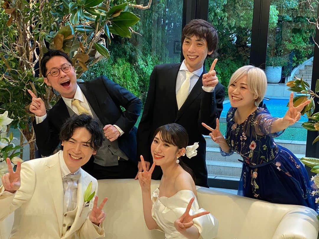 黒田瑞貴さんのインスタグラム写真 - (黒田瑞貴Instagram)「結婚式しました🤍！ みんな来てくれてありがとう😭 みんなのおかげで、本当に幸せで楽しい１日を過ごすことが出来ました！  頑張って描いた手配書やウエディングボード、みんなに喜んでもらえて嬉しかったー😆！  写真ありすぎて、載せきれない…！」5月9日 21時06分 - kurodamizuki_