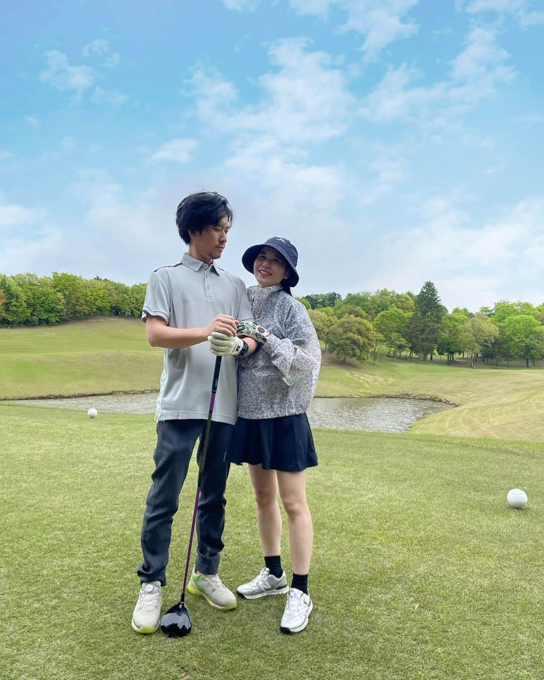 田中響子さんのインスタグラム写真 - (田中響子Instagram)「束の間の夫婦時間(＋実父)⛳️  この日は夫もJLでリンクコーデでした！ 今シーズン、メンズもめっちゃ可愛いの。 @jlindebergjapan  そういえば、息子が産まれて以来 2人っきりの時間ってないな〜とぼんやり。 お腹のbabyが産まれてお酒解禁したら 2人でゆっくり飲みに行きたいな🍻🍷🍶」5月9日 21時07分 - coco.golf