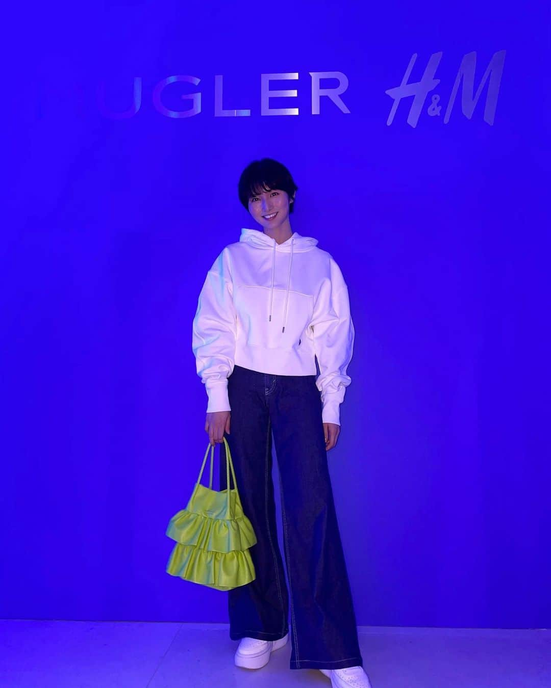 大島璃乃さんのインスタグラム写真 - (大島璃乃Instagram)「★ 「Mugler H&M 」 先行VIP ショッピング・イベントに ご招待いただきました💙  「H＆M」と「ミュグレー（Mugler）」 とのコラボレーションコレクション❤️‍🔥 タイトなシルエットで、体の曲線を強調した ミュグレーのフィットアイテムが めっちゃ可愛かったです😍❤️‍🔥  私も新作GETしてきました😎✨ イベント会場＆パフォーマンスも とても素敵でした🫧🫧🫧  #muglerhm #mugler #hm #handm  #エイチアンドエム #hm銀座並木通り店 @hm @mugler」5月9日 21時13分 - oisland_rino25