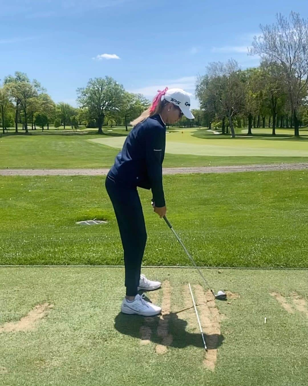 ポーラ・クリーマーのインスタグラム：「Range session here in New Jersey for the @lpgafounders 🏌🏼‍♀️Swing changes are coming along nicely @geewaite」