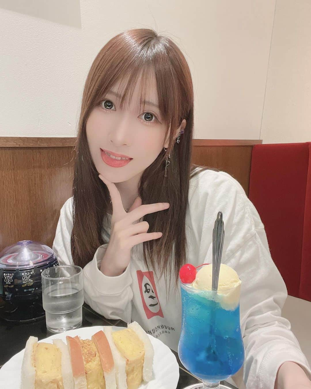 小鳥遊七星のインスタグラム：「名古屋にある行きたかった 喫茶店へ☕️  美味しかったー💓」