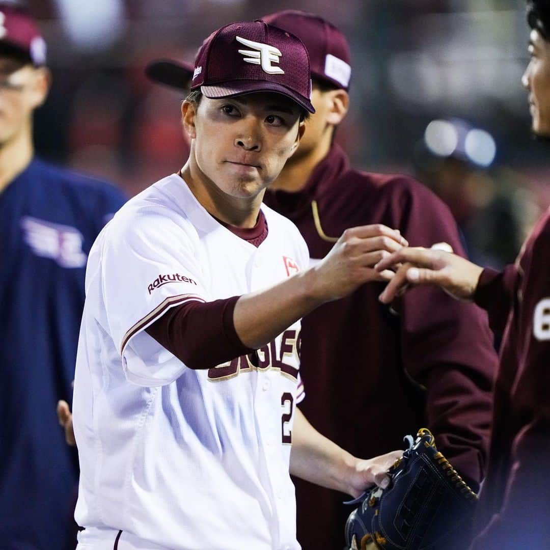 東北楽天ゴールデンイーグルスさんのインスタグラム写真 - (東北楽天ゴールデンイーグルスInstagram)「⚾️  ⚾️E 0-2 B⚾️ 7回まで0-0で進んだ投手戦は8回に均衡を破った相手に軍配。 先発の早川選手は8回104球5安打2失点7奪三振の好投👍🏼 9回を任された内選手は主軸を相手に三者凡退💯  #鷲が掴む #rakuteneagles #早川隆久 #炭谷銀仁朗 #鈴木大地 #内星龍  #伊藤裕季也 #島内宏明」5月9日 21時19分 - rakuten_eagles