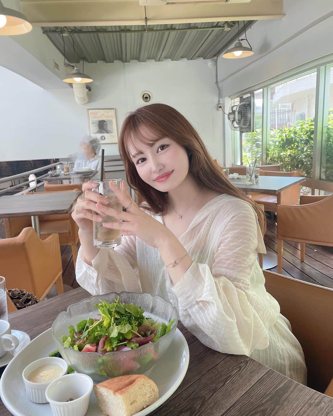 餃子のりさちゃんのインスタグラム：「ダイエット中だから野菜🥬   #表参道カフェ  #ダイエット生活   #野菜 #ダイエット」