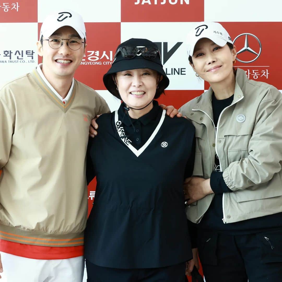 チ・スウォンのインスタグラム：「ㅎㅎ 요즘 완전 제대로 꽂힌 츄쿠츄 평상복으로도 perfect!!! 내가 좋아하는 보미언니랑 동주랑♡  #츄쿠츄  #골프웨어」
