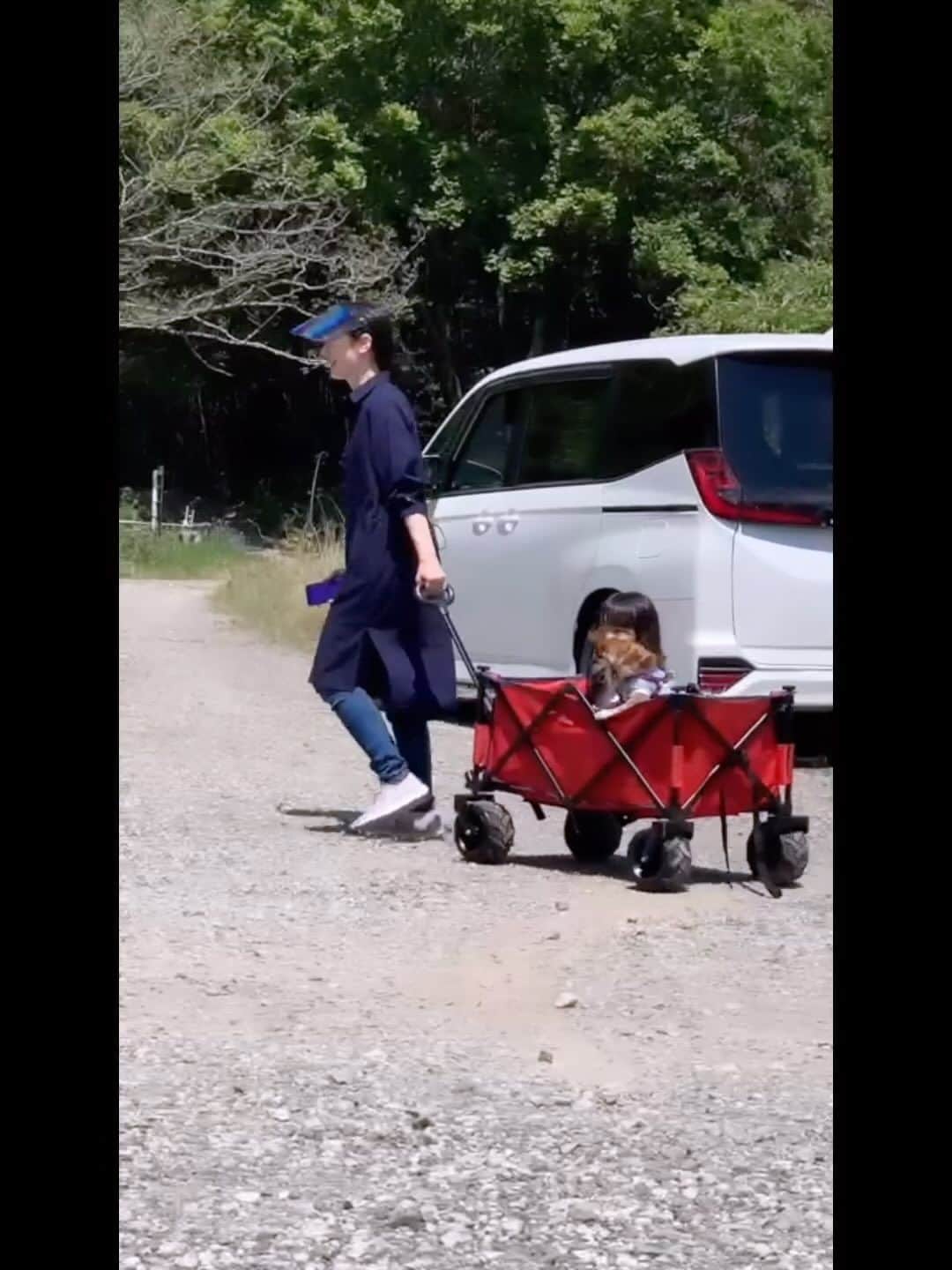 日高薫のインスタグラム：「今年のGWはバーベキューしました☺️☀️🍖 実家の愛犬バンビも一緒にお散歩したり🐶💞 祖母も参加できたり、家族や地元に癒されました🥰☀️  #gw #バーベキュー #地元 #川越 #愛犬 #バンビ #💓 #🍖」