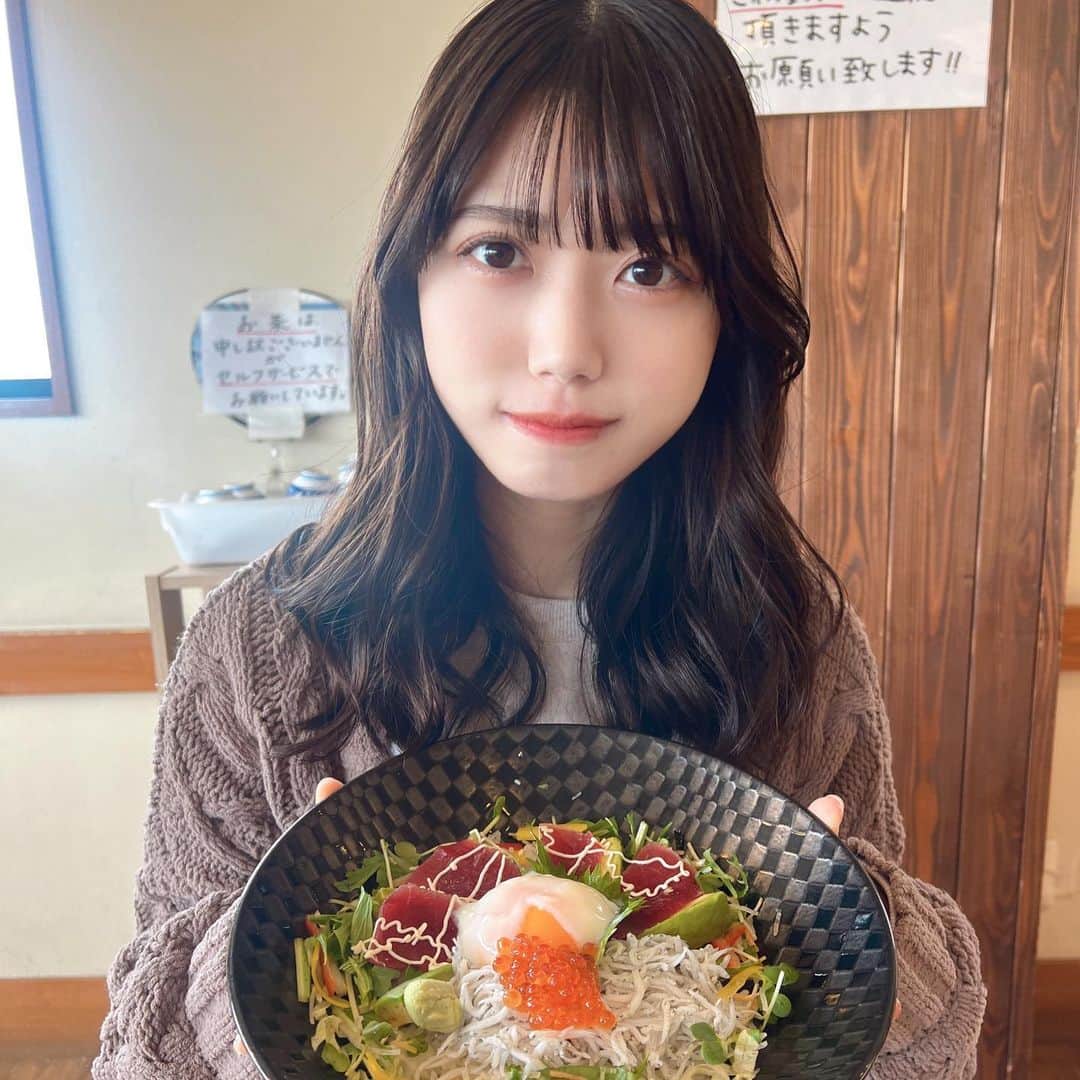 西嶋菜々子さんのインスタグラム写真 - (西嶋菜々子Instagram)「ドライブで江ノ島まで行った時の♡ サラダ海鮮丼おいしかったよ」5月9日 21時45分 - nanako_nishijima